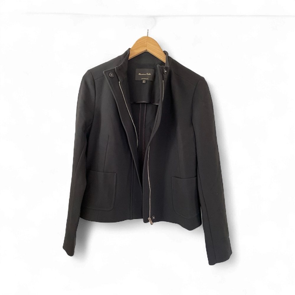 Women's Massimo Dutti jacket. Excellent condition. Mandarin collar. Cropped.